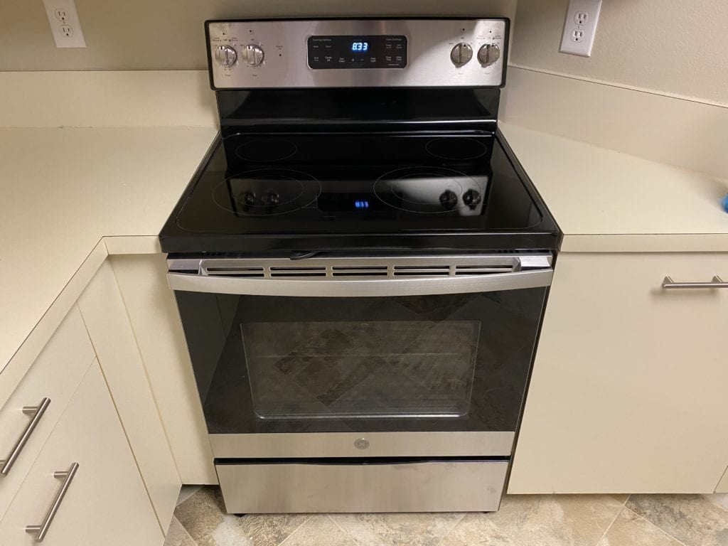 Full-size stove and oven at Bahia 155 Isla del Sol vacation rental